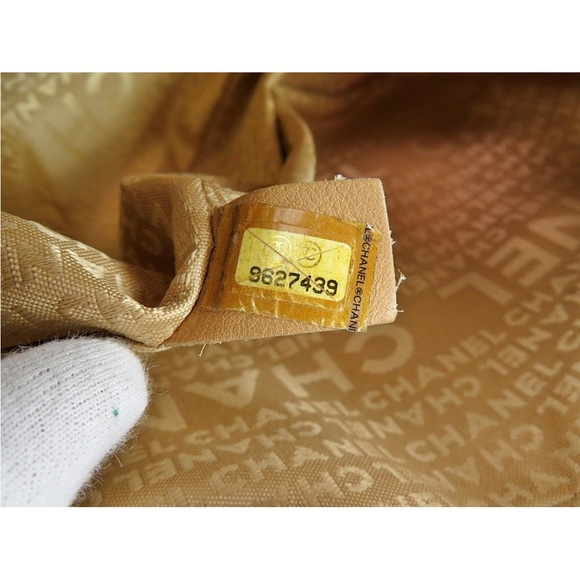 CHANEL Multicolor Tweed Crossbody Bag - Picture 14 of 15